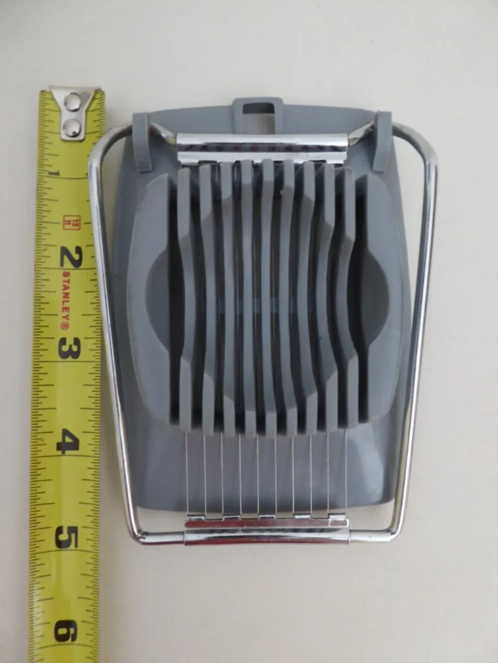 VINTAGE HARD BOILED EGG SLICER GRAY PLASTIC METAL WIRE